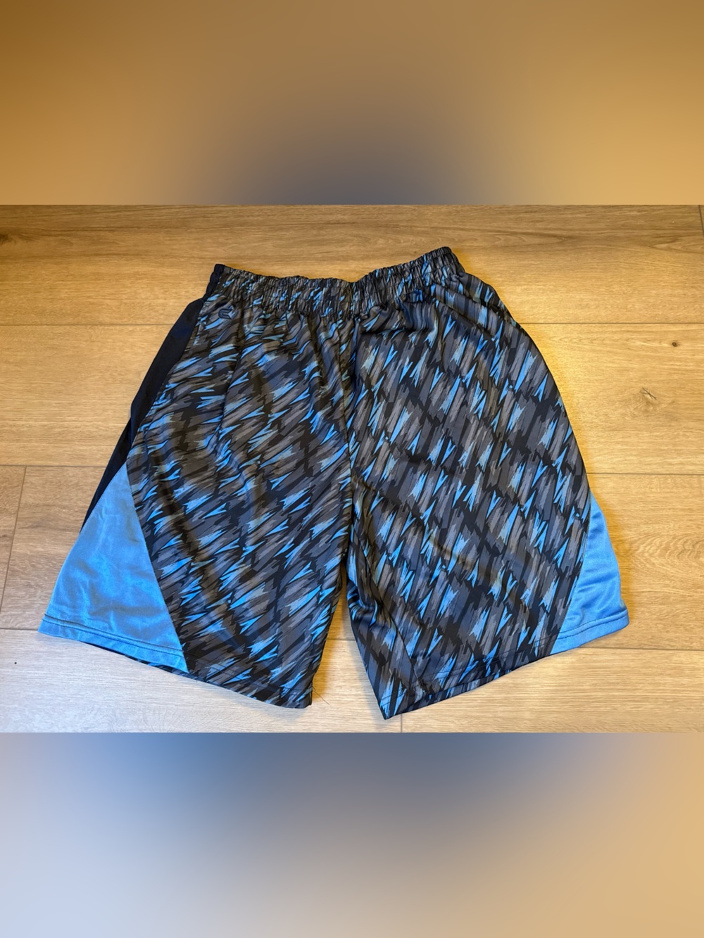 Colosseum UNC Men’s Basketball Shorts XXL